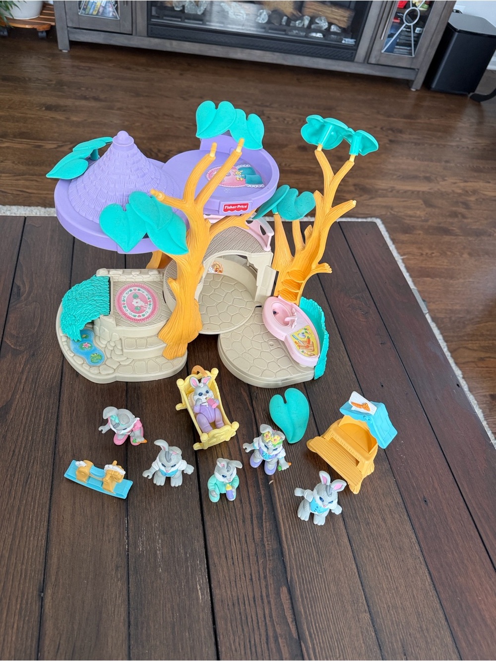 1996 Fisher-Price Hideaway Hollow Treehouse Playset w/ Bunnies